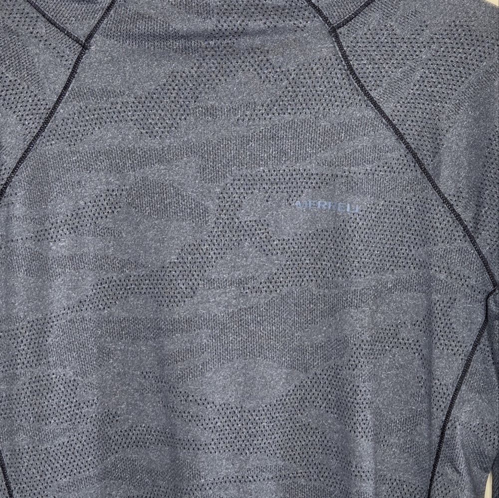 Merrell | Gray Subtle Camo Long Sleeve Hoodie Shirt Thumbholes Size Medium - Picture 2 of 7